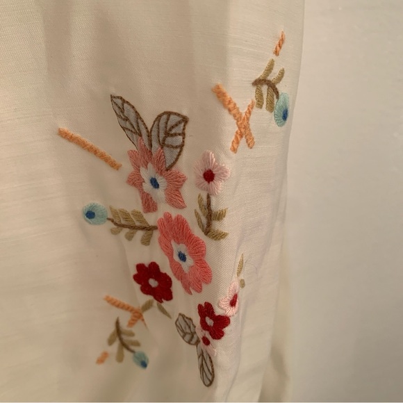 Vintage Cream Embroidered Blouse - Picture 4 of 7